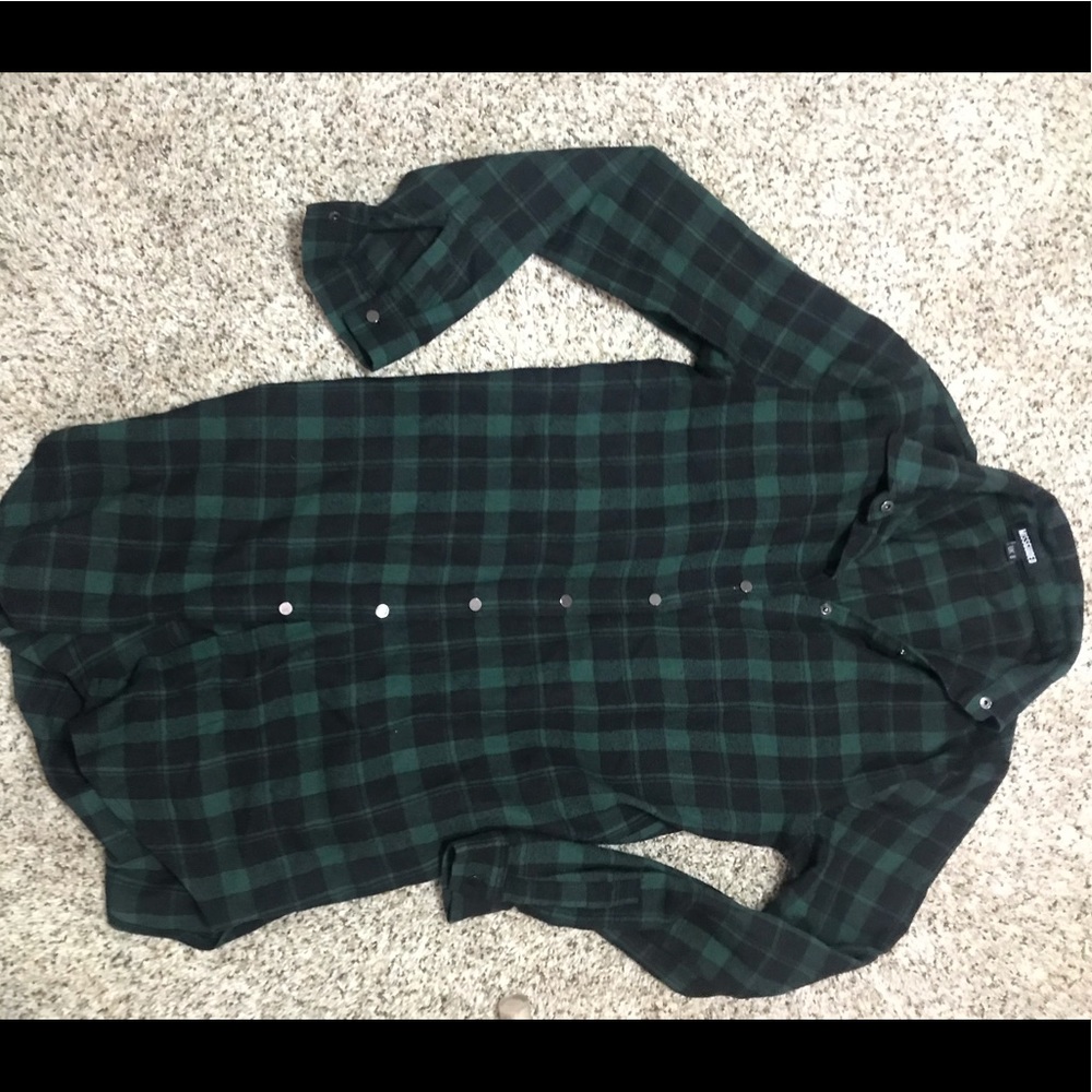 MISSGUIDED - Long green plaid shirt